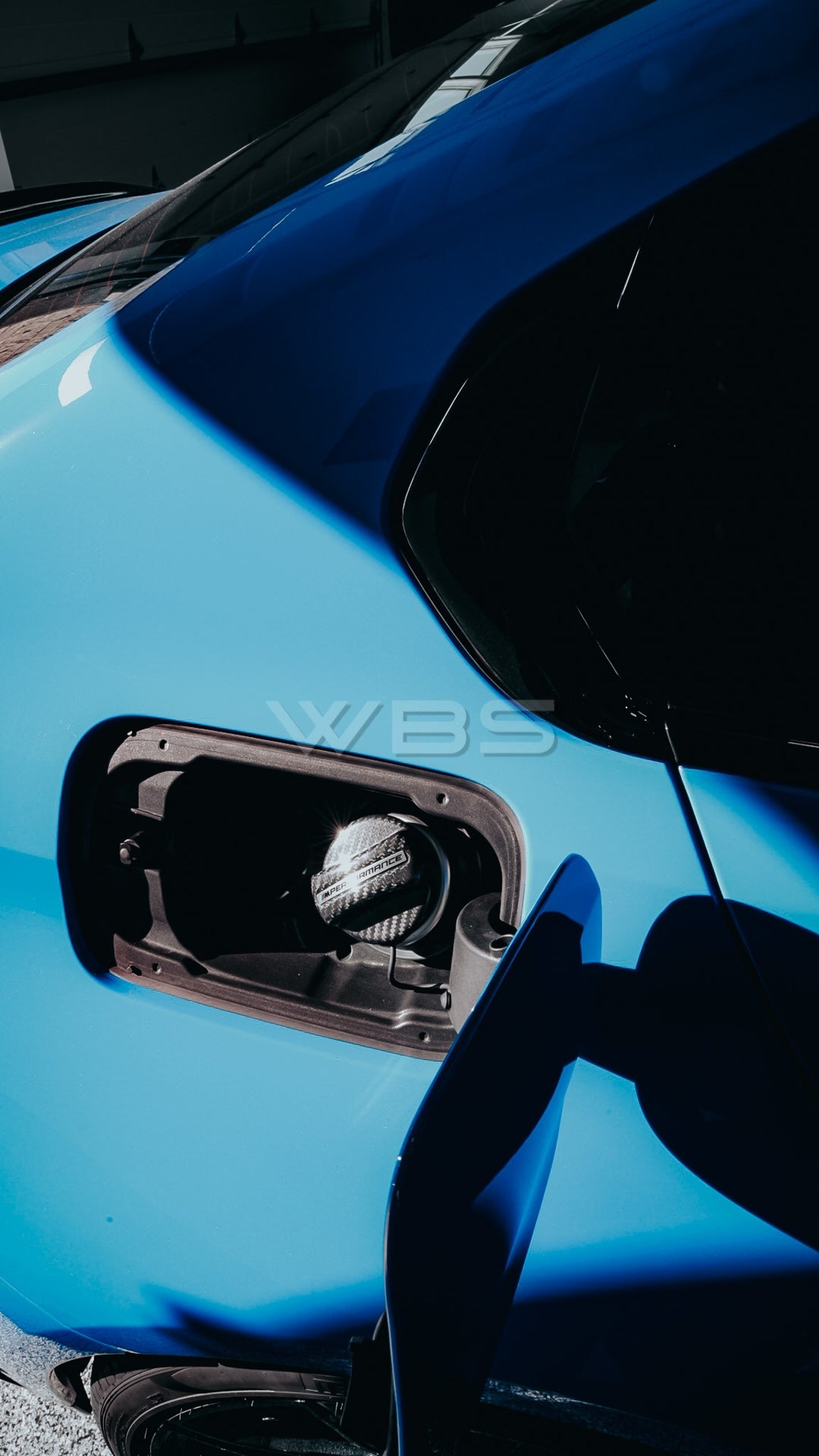 BMW M PERFORMANCE CARBON FIBER GAS CAP COVER
