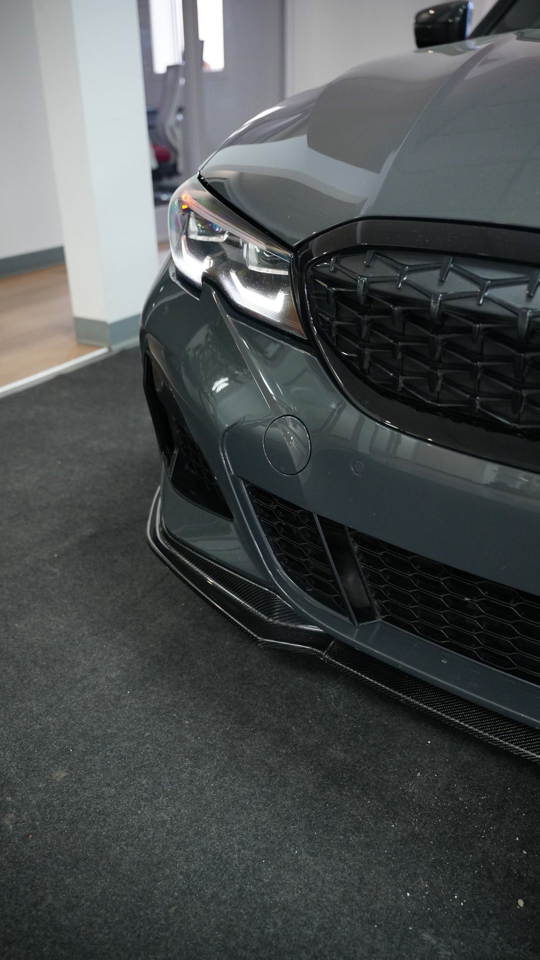 BMW G20 3-SERIES V2 STYLE FRONT LIP CARBON FIBER/ GLOSSY BLACK